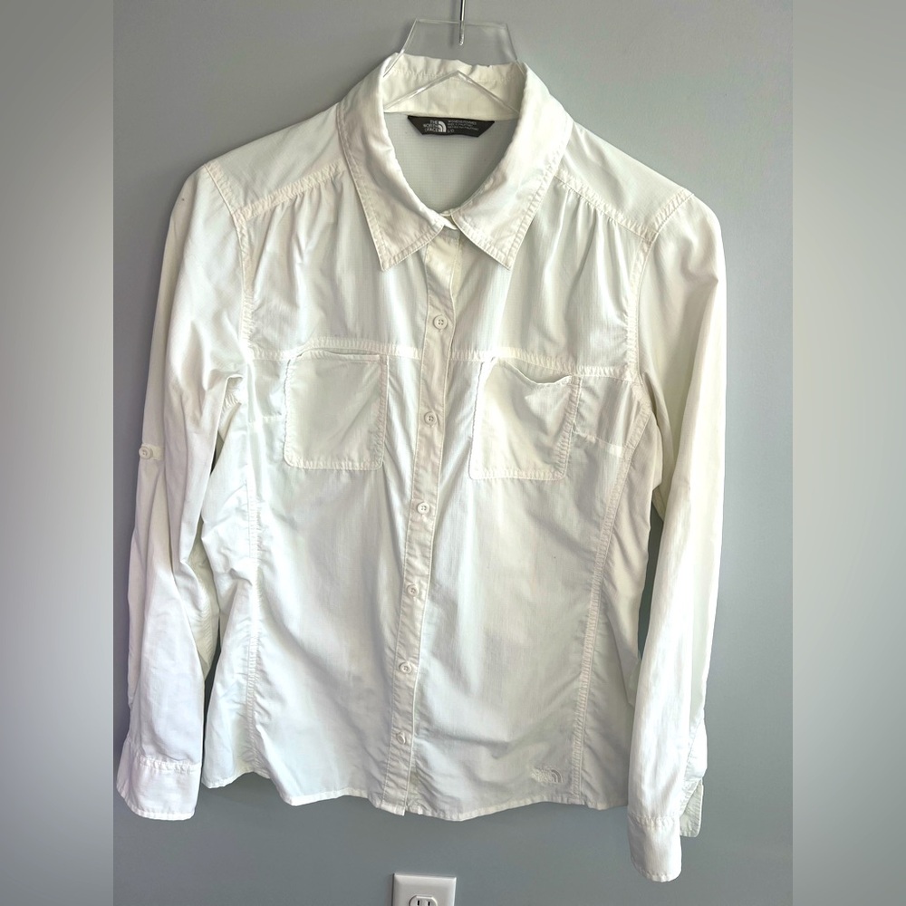 The North Face Long Sleeve button down, white Sunblocker Shirt Women size L EUC